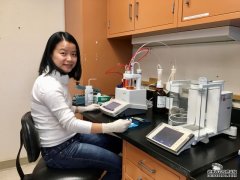 <b>沐鸣登陆科学家们将充满糖的卵巢组织放入微波炉中加热。这是</b>