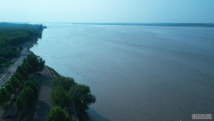 <b>航拍河南郑州黄河湿地公园 生态良好</b>